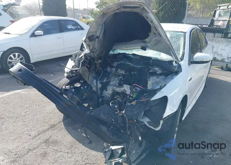 2017 Volkswagen Passat 1.8T R-Line из США, поврежденный, VIN 1VWDT7A34HC003114